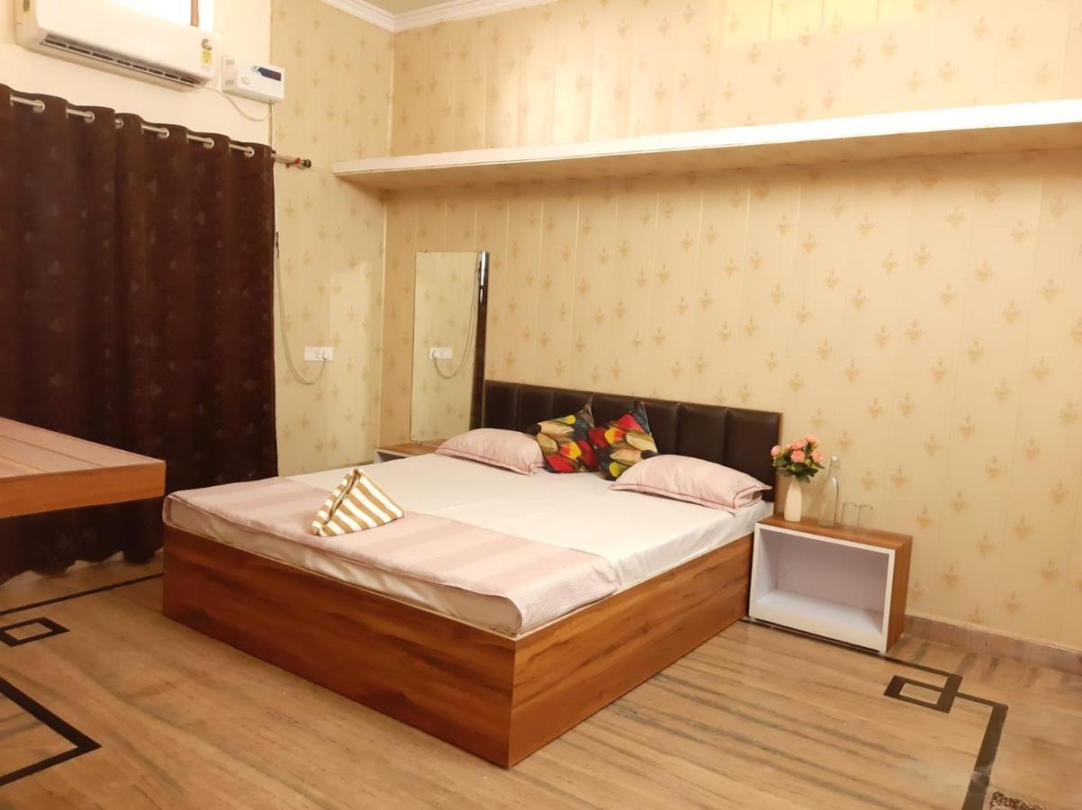 Paarijaat Homestay & Guesthouse Ayodhya Luaran gambar